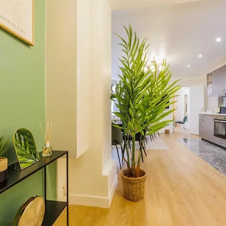 Superb With Patio 6p2bdr - Operagrands Boulevards